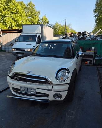 MINI Clubman DEL 2010 PER RICAMBI
