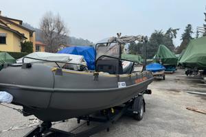 Imbarcazione in polietilene Whaly 500 R