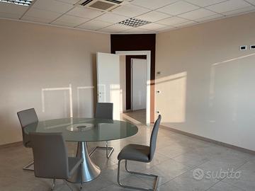 KARE Design Tavolo ovale in cristallo