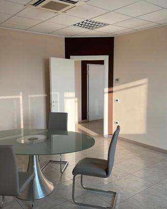 KARE Design Tavolo ovale in cristallo
