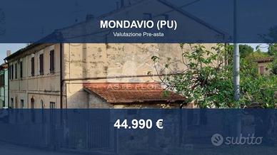Immobile in asta di 243 m² con più di 5 locali a M