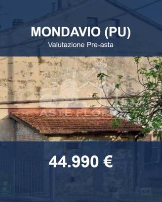 Immobile in asta di 243 m² con più di 5 locali a M