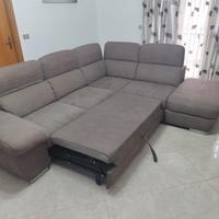 Cucina ,camera da letto , tavolo , divano 