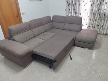 Cucina ,camera da letto , tavolo , divano 