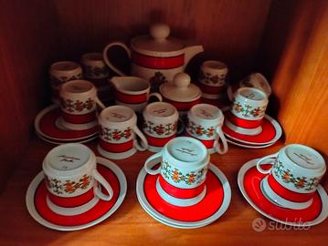 servizi da tè e da caffè.