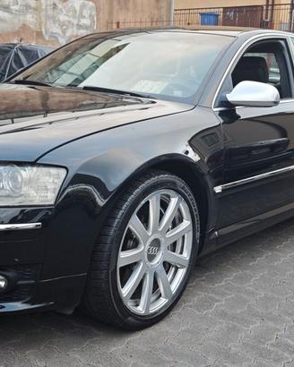 Audi A8 S8 5.2 V10 quattro tiptronic