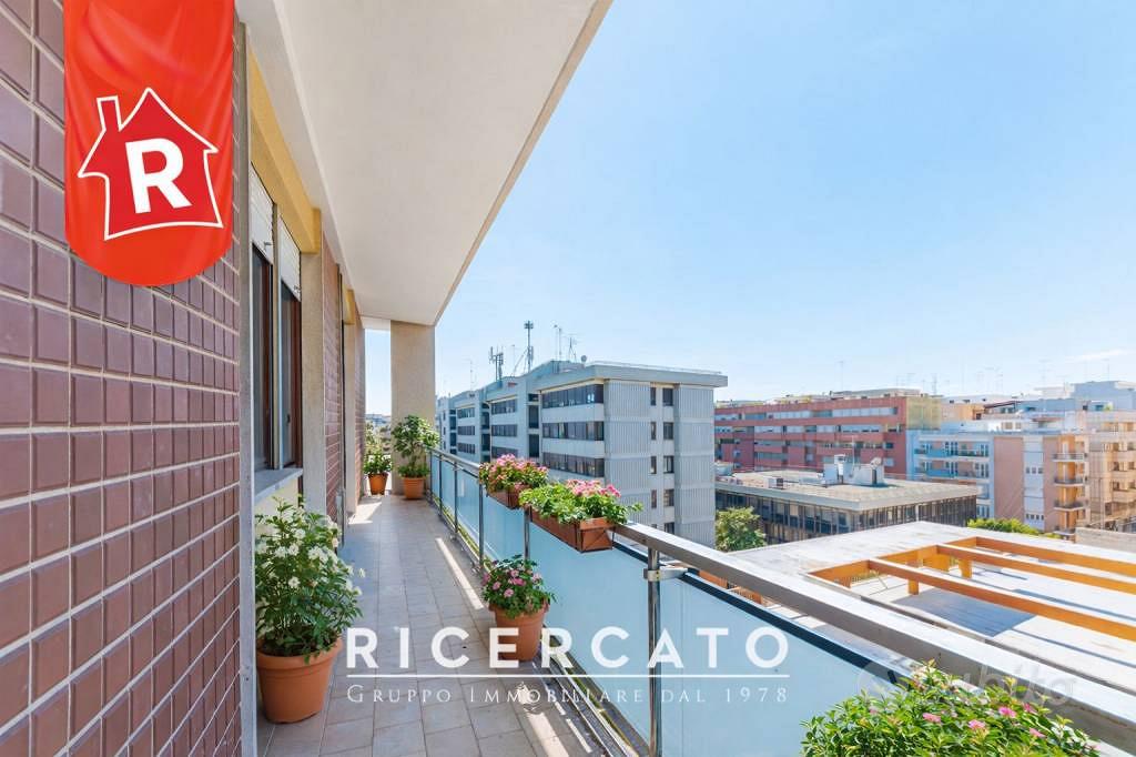 Appartamento di 250 m² con più di 5 locali e box a