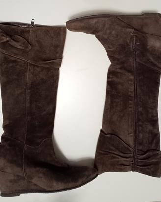 Stivali scamosciati marroni con fiocco n. 38