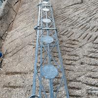 Porta vasi da ringhiera