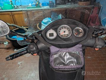 Peugeot Geopolis 300 