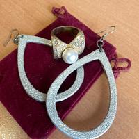 Orecchini e anello