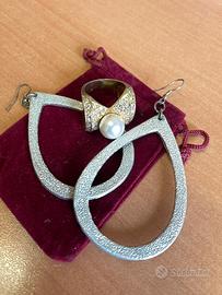 Orecchini e anello