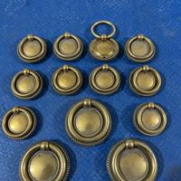 Set di 13 maniglie a pendolo