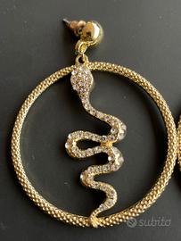 orecchini cerchioni a vite con serpente