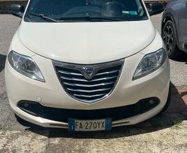 Lancia y