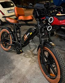 Bici elettrica  con acceleratore