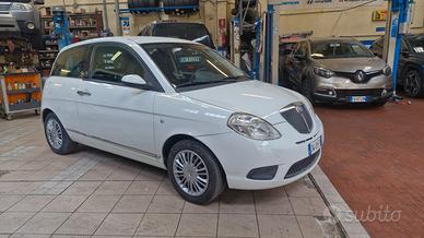 Lancia Ypsilon 1.4 Argento Ecochic GPL