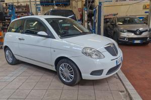 Lancia Ypsilon 1.4 Argento Ecochic GPL