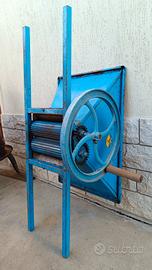 pigiatrice per uva manuale 