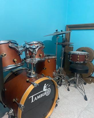 Batteria strumento musicale Tamburo