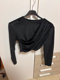 Maglietta in velluto con pancia di fuori