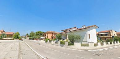 Illasi-tre camere-garage