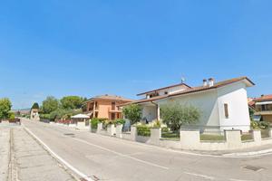 Illasi-tre camere-garage
