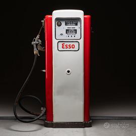 Distributore Esso anni 50