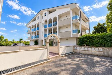 3 LOCALI A FRANCAVILLA AL MARE