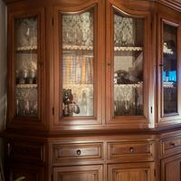 Credenza antica