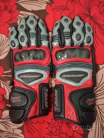 guanti da motociclisti 