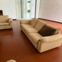 Set salotto: divano 3 posti + 2 poltrone