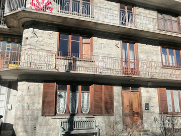 Alloggio vista sui monti con grande potenziale