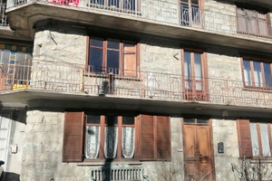 Alloggio vista sui monti con grande potenziale