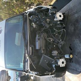 Ricambi usati sul piazzale Ford Transit