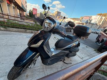 Beverly 350 sport touring 2011