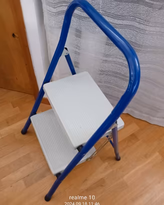 Scaletta pieghevole a 2 gradini