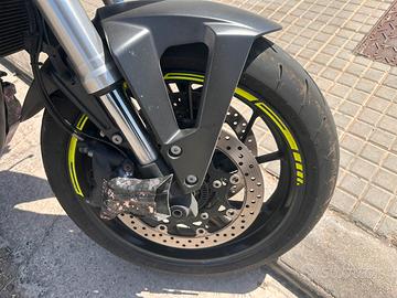 Suzuki gsx 8s