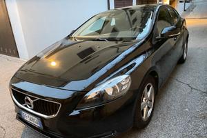 volvo v 40