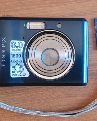 Nikon Coolpix L18 con scatola e accessori