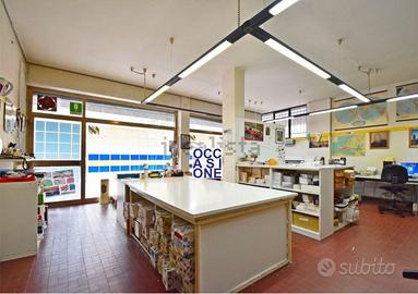 LOCALE AD USO COMMERCIALE 300 Mq