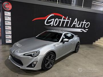TOYOTA GT86 2.0 STERLING SILVER METALLIC MANUALE