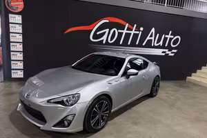 TOYOTA GT86 2.0 STERLING SILVER METALLIC MANUALE