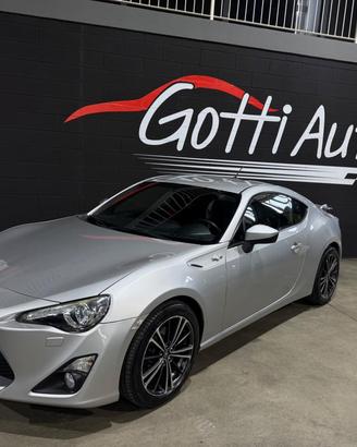 TOYOTA GT86 2.0 STERLING SILVER METALLIC MANUALE