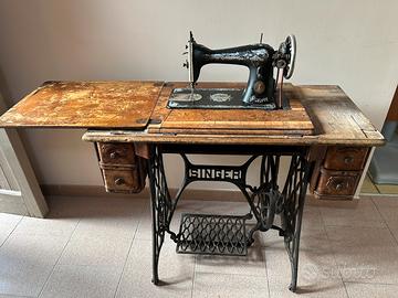 Macchina per  cucire singer d’epoca