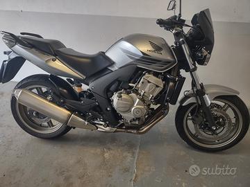 Honda cbf 600