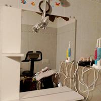 specchio con mensola +faretti 