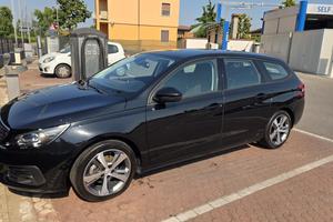 Peugeot 308 nera