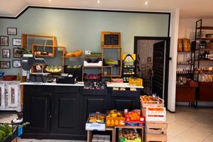 Attività fruttivendolo avviata con cucina e sala