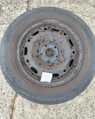 Pneumatici 175/70 84T R14 con cerchi in ferro 